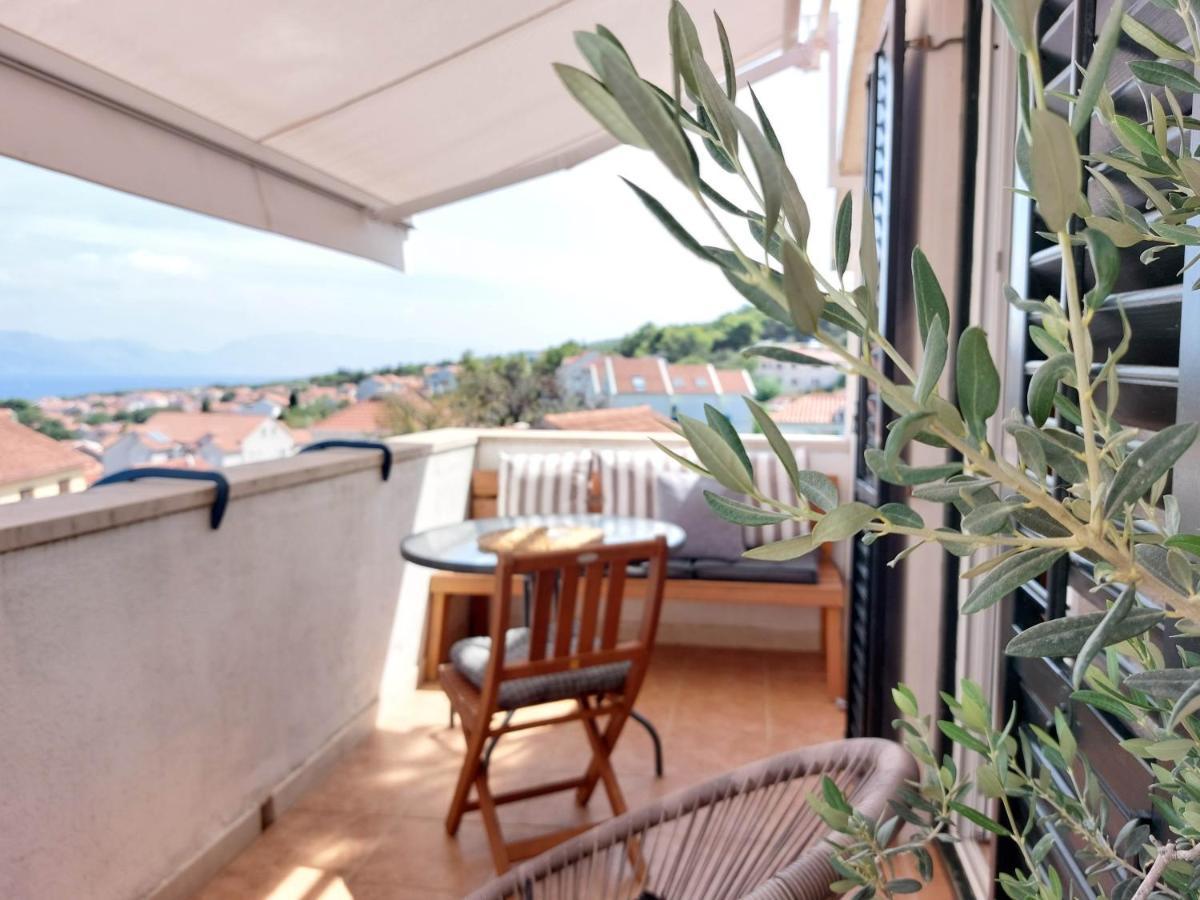Apartments Natalia Supetar Exterior photo
