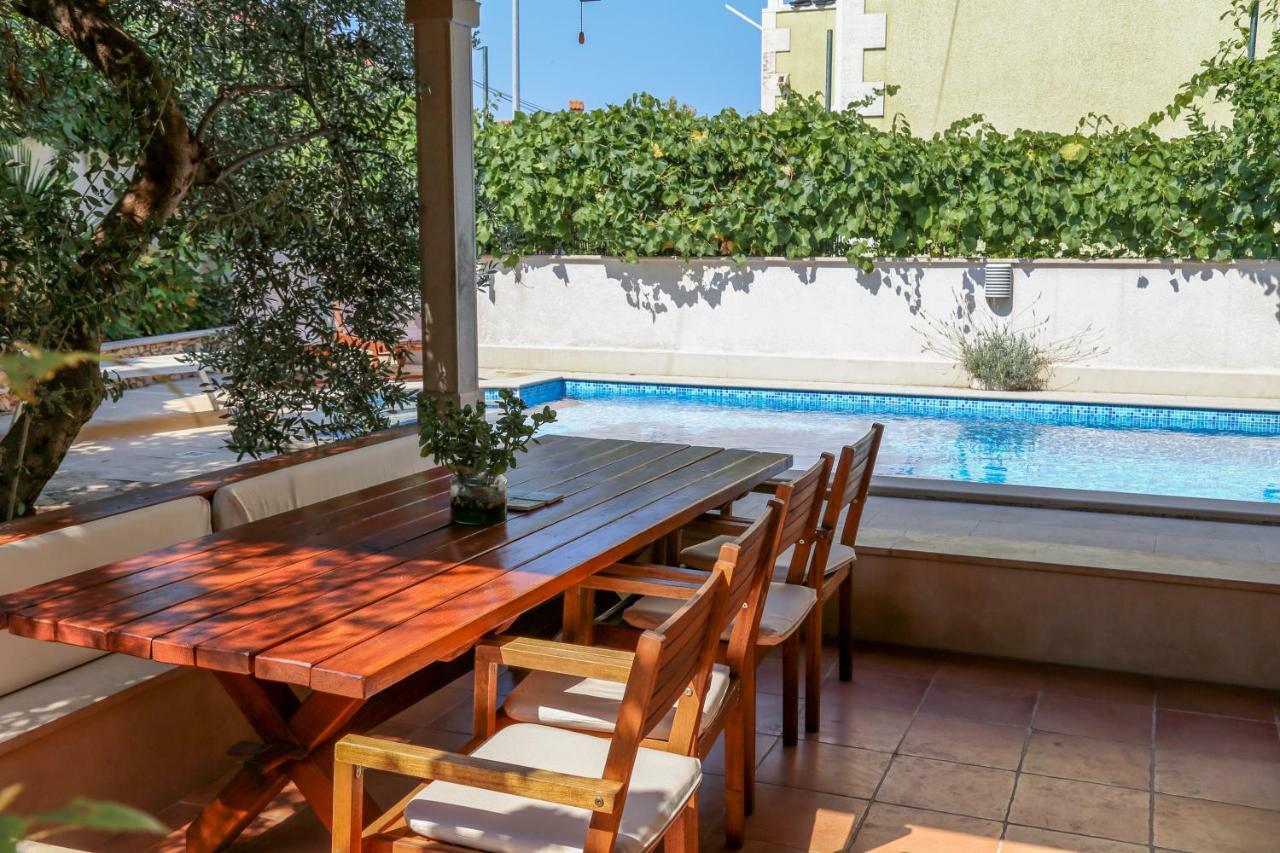 Apartments Natalia Supetar Exterior photo
